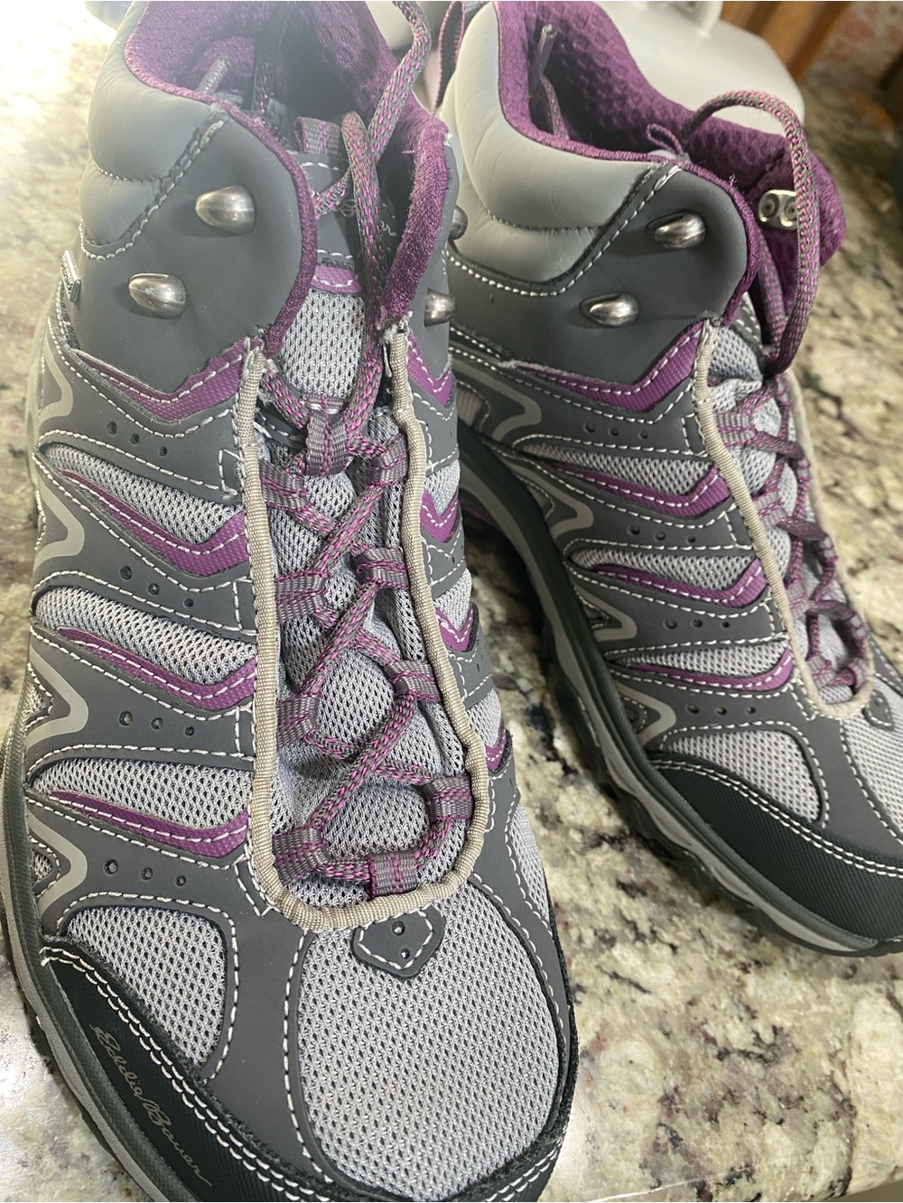 Eddie Bauer women’s chukka boots-size 8 M
